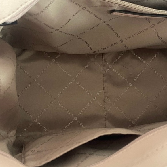 Michael Kors Jet Set Tote and Wallet - Picture 13 of 14